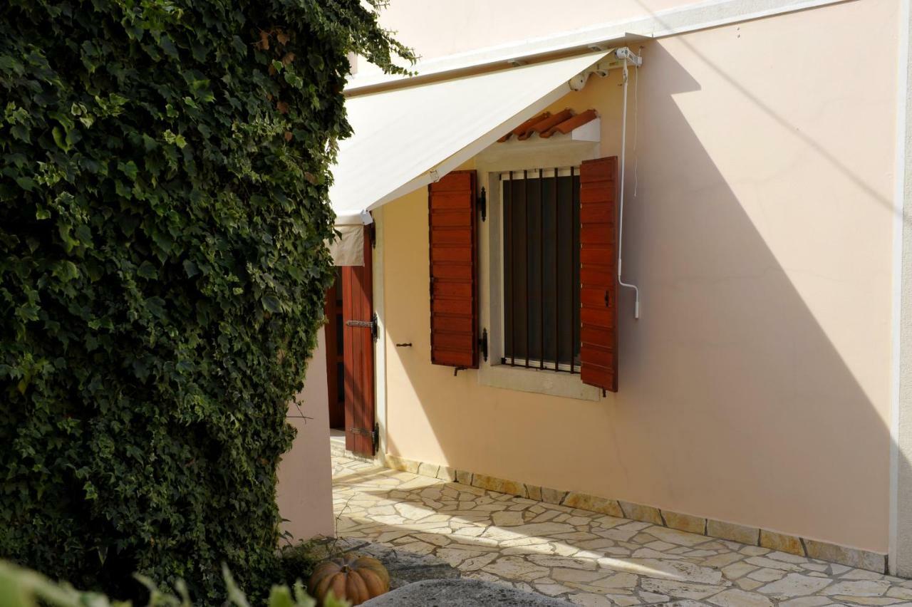 Vila Grandpa Mate House Dragove Exteriér fotografie