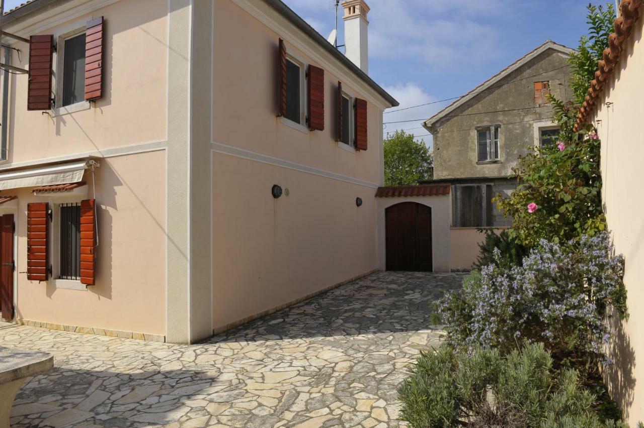 Vila Grandpa Mate House Dragove Exteriér fotografie